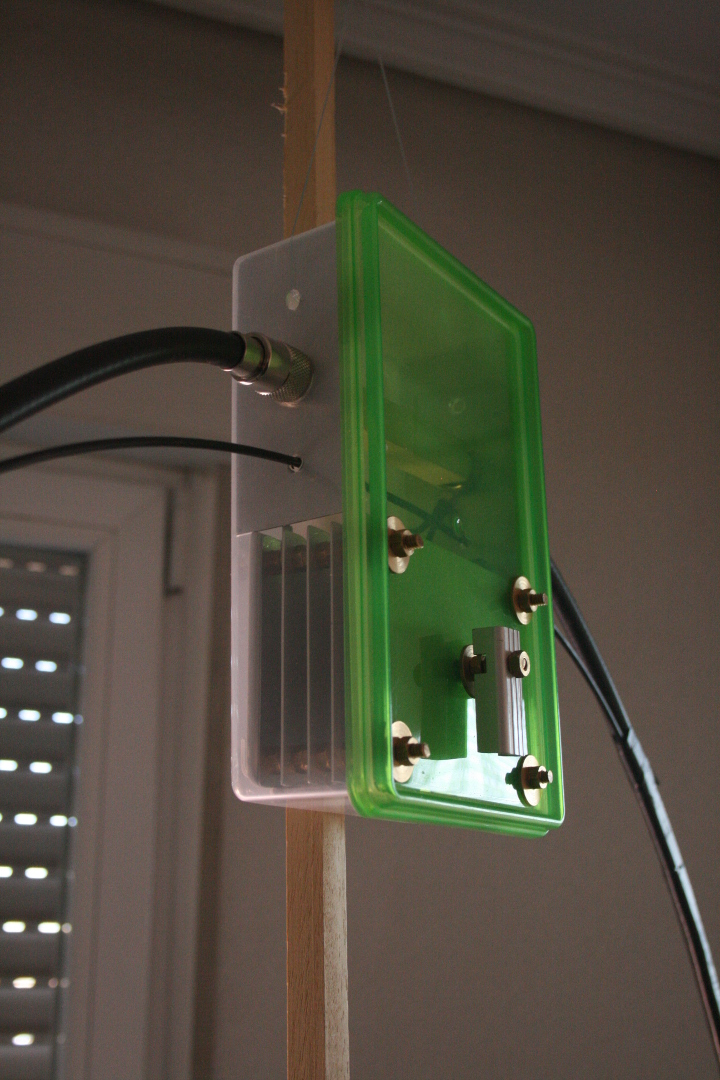 Condensador de sintonía en Taperware.